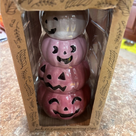 Jack-O-Lantern stackable Measuring Cups - Pink and White 10 Strawberry St - Picture 4 of 5
